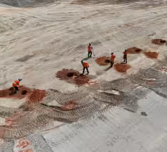 Imagem de fundo da seção 'Sobre a Tópico' com foco em história da empresa